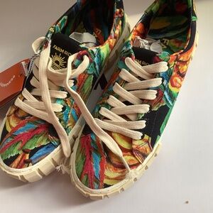 New Farm Rio Banana Sneakers Women's Size 9 Vibrant Colors